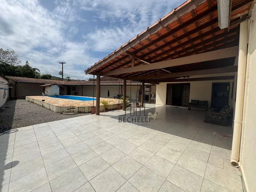Casa, 2 quartos, 210 m² - Foto 1