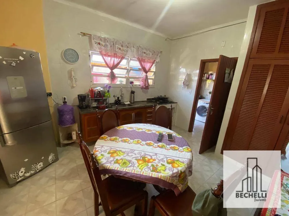 Casa, 6 quartos, 218 m² - Foto 2