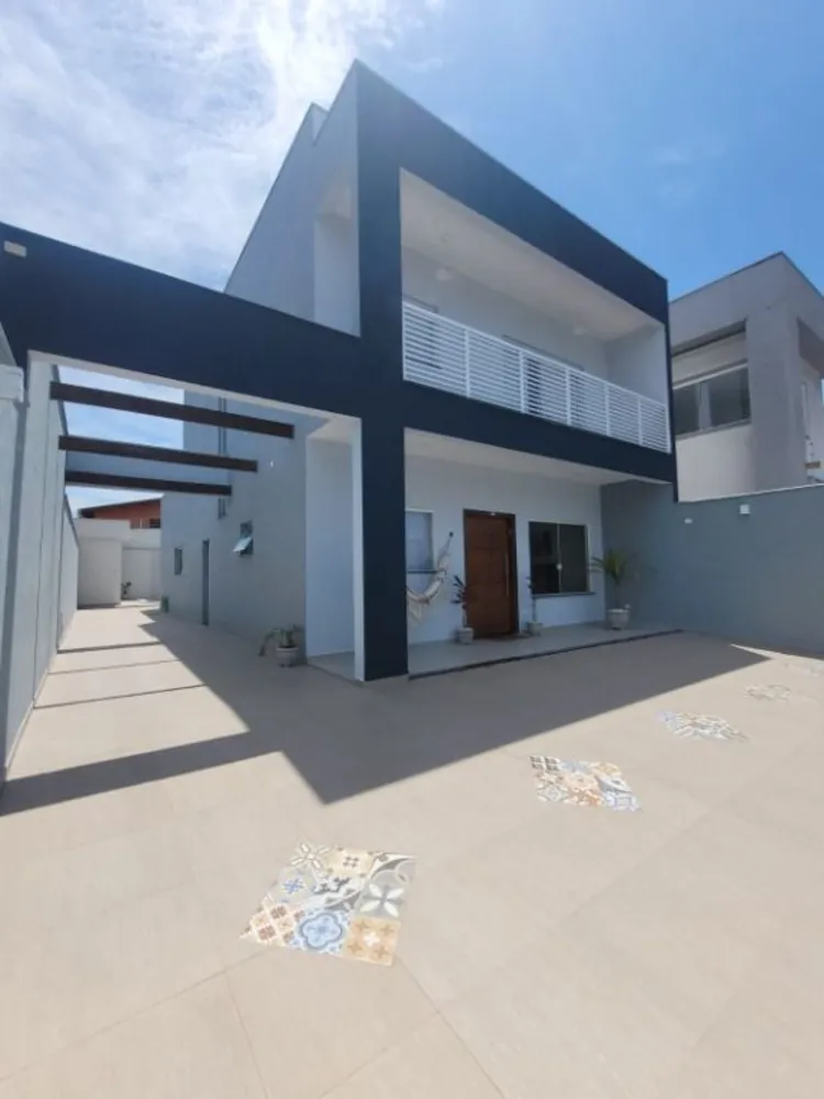 Casa, 3 quartos, 221 m² - Foto 1