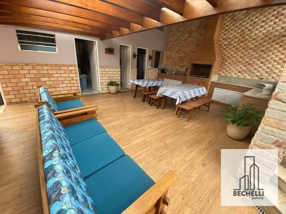Casa, 3 quartos, 271 m² - Foto 1