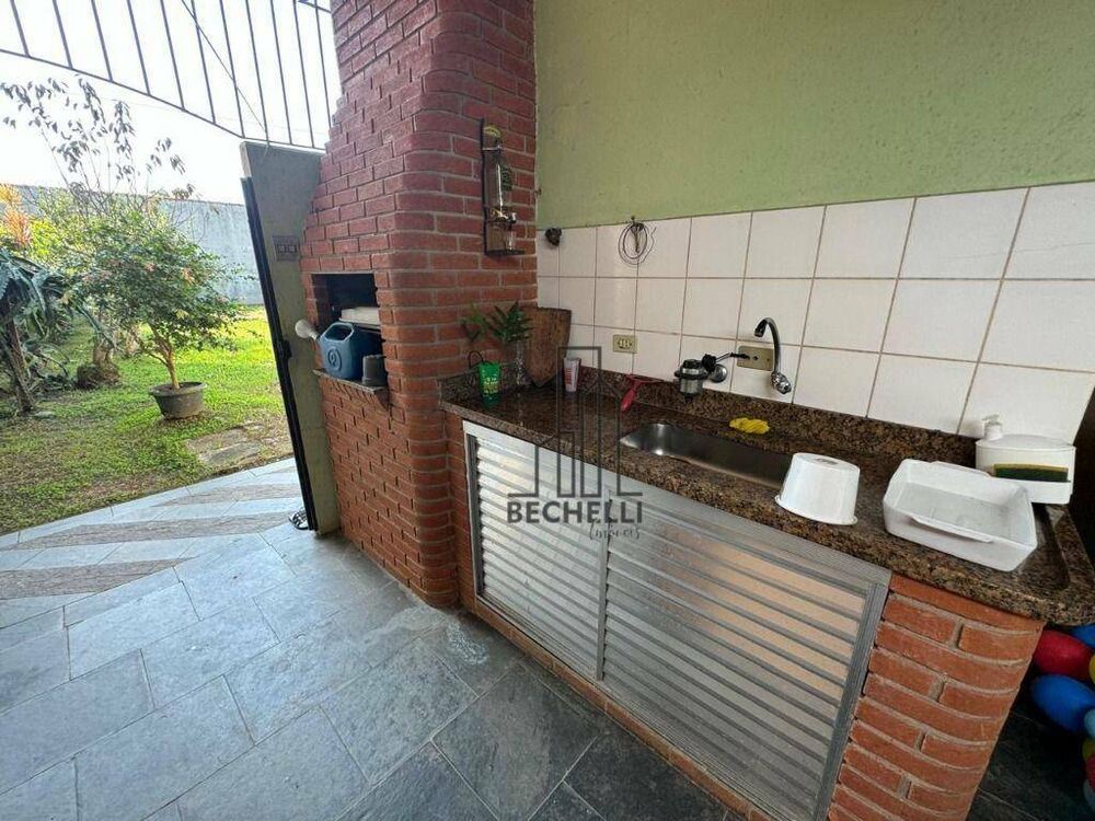 Casa, 4 quartos, 210 m² - Foto 2