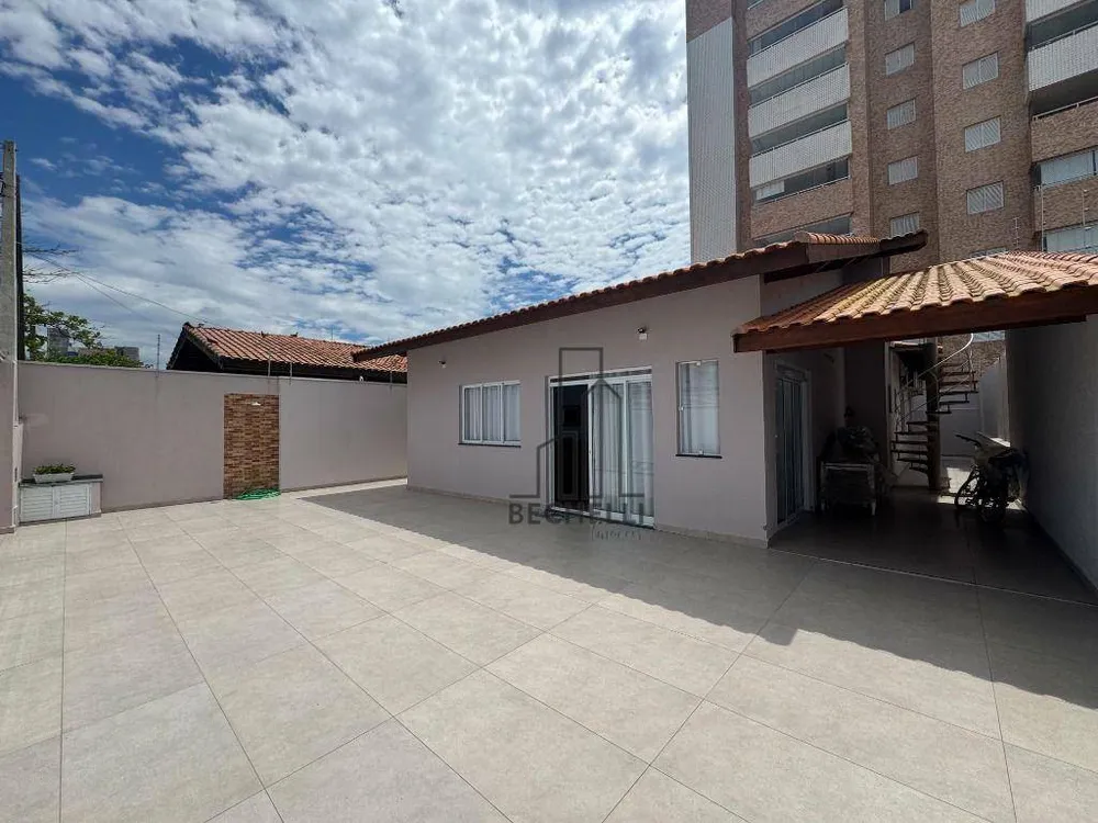 Casa, 5 quartos, 152 m² - Foto 2