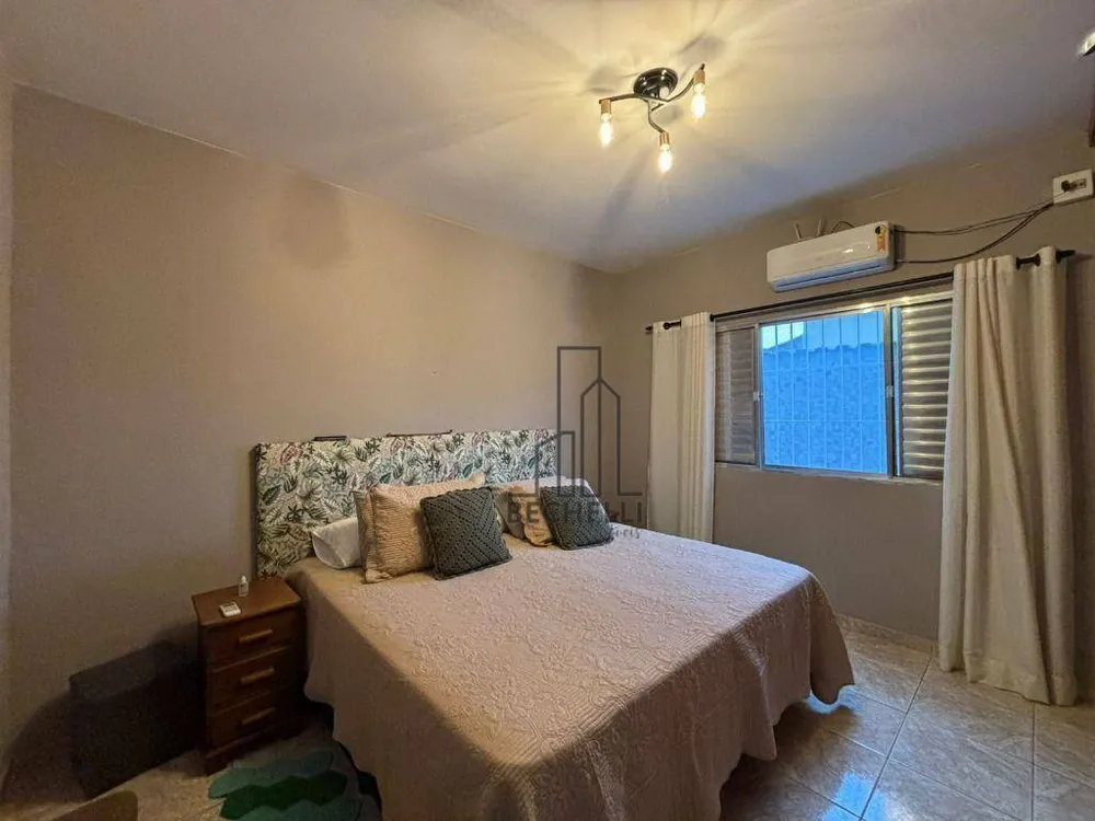 Casa, 4 quartos, 209 m² - Foto 2