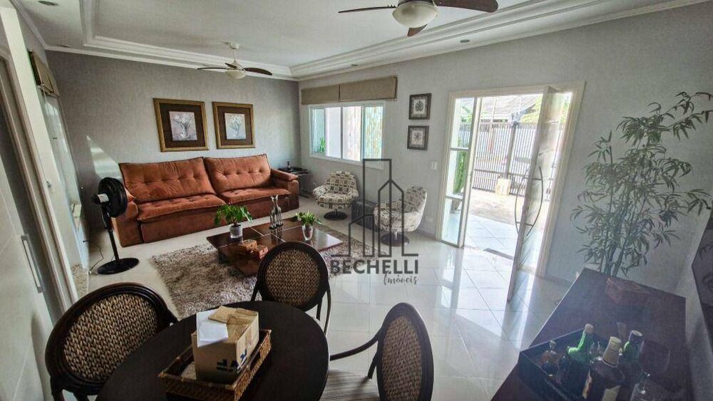 Casa, 3 quartos, 171 m² - Foto 2