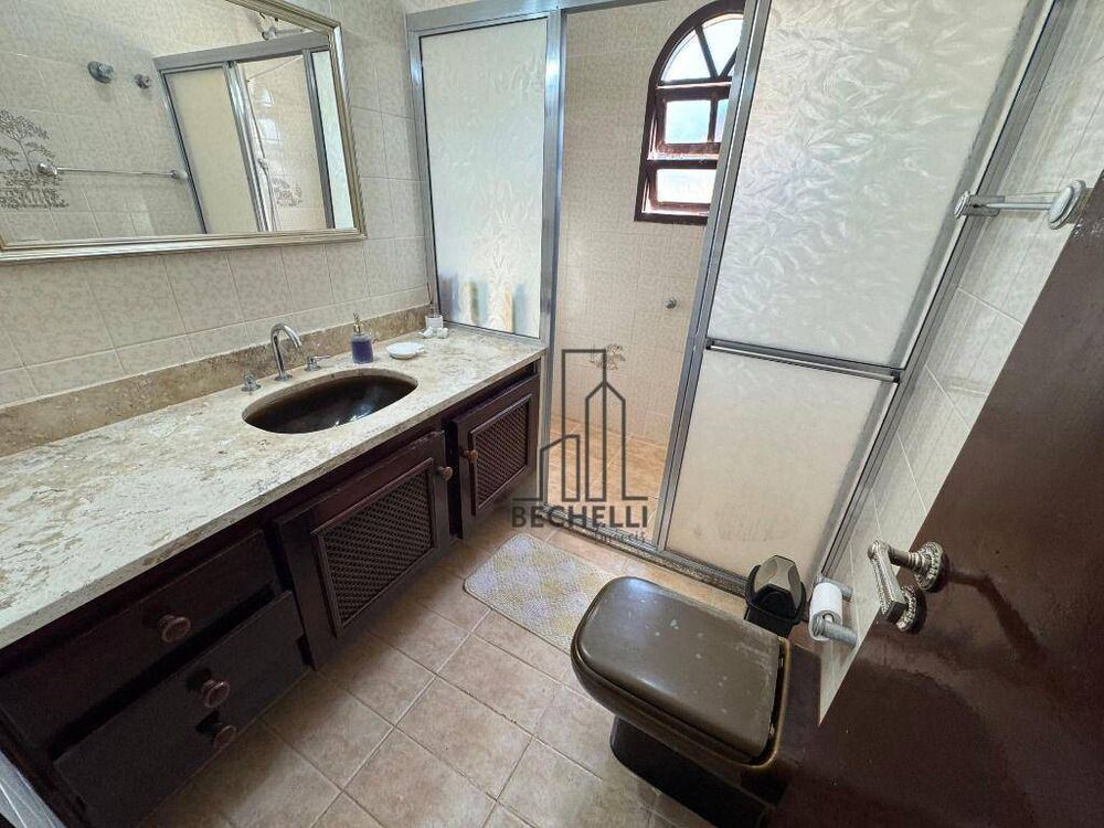 Casa, 5 quartos, 219 m² - Foto 2