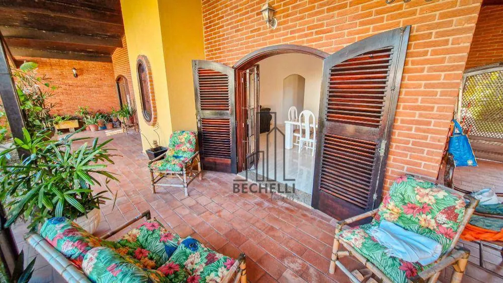 Casa, 4 quartos, 216 m² - Foto 1