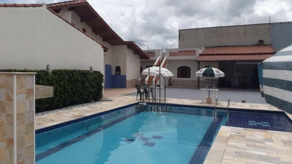 Casa, 3 quartos, 223 m² - Foto 1