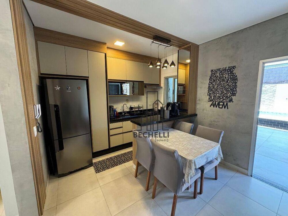 Casa à venda com 3 quartos, 96m² - Foto 2