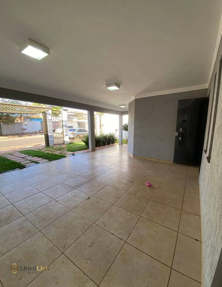 Casa, 3 quartos, 240 m² - Foto 1