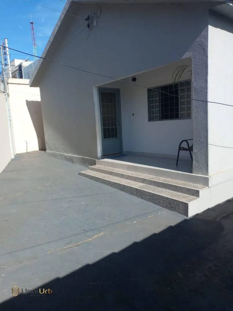 Casa, 7 quartos, 285 m² - Foto 1