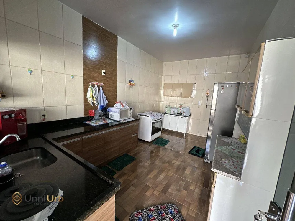 Casa, 3 quartos, 177 m² - Foto 1