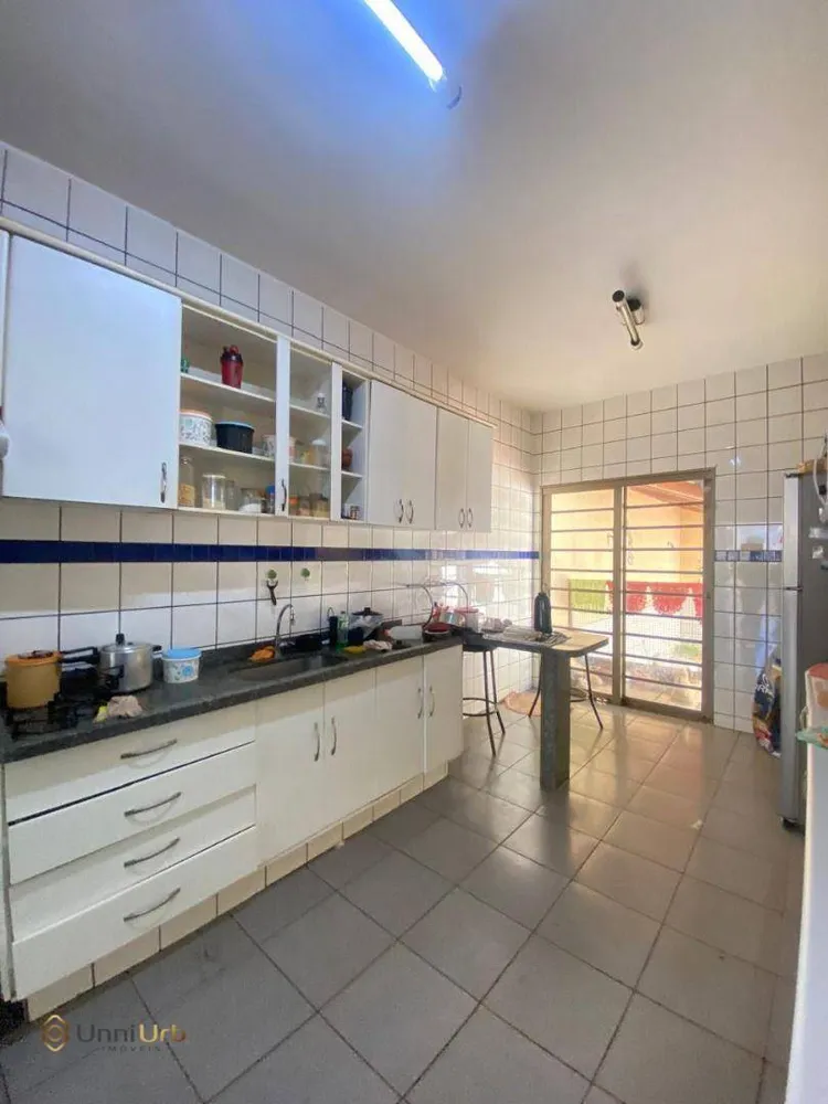 Casa, 3 quartos, 254 m² - Foto 2