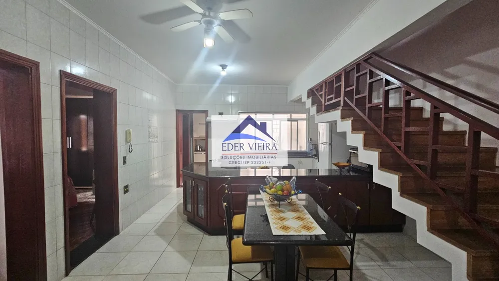 Casa, 3 quartos, 214 m² - Foto 1