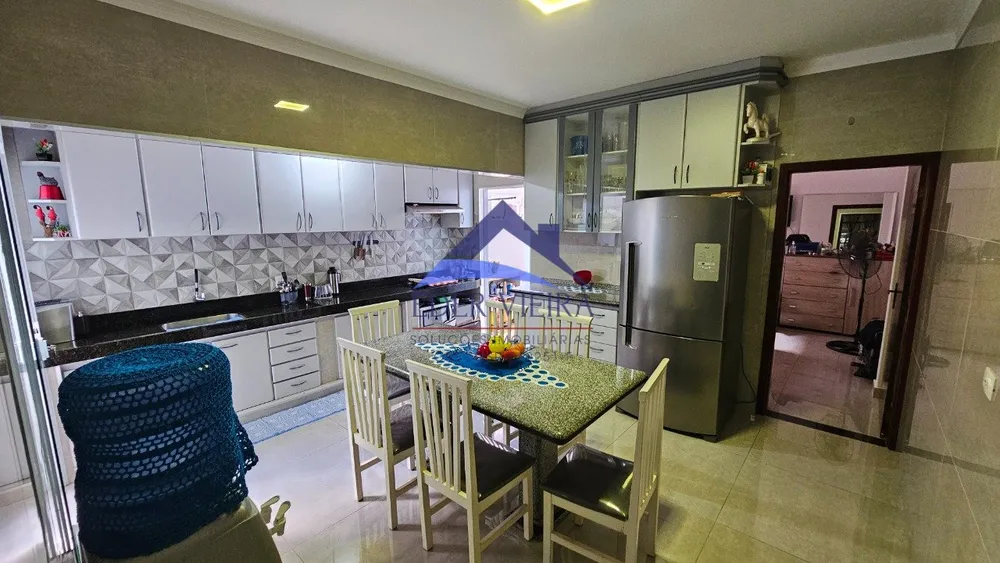 Casa, 3 quartos, 207 m² - Foto 6