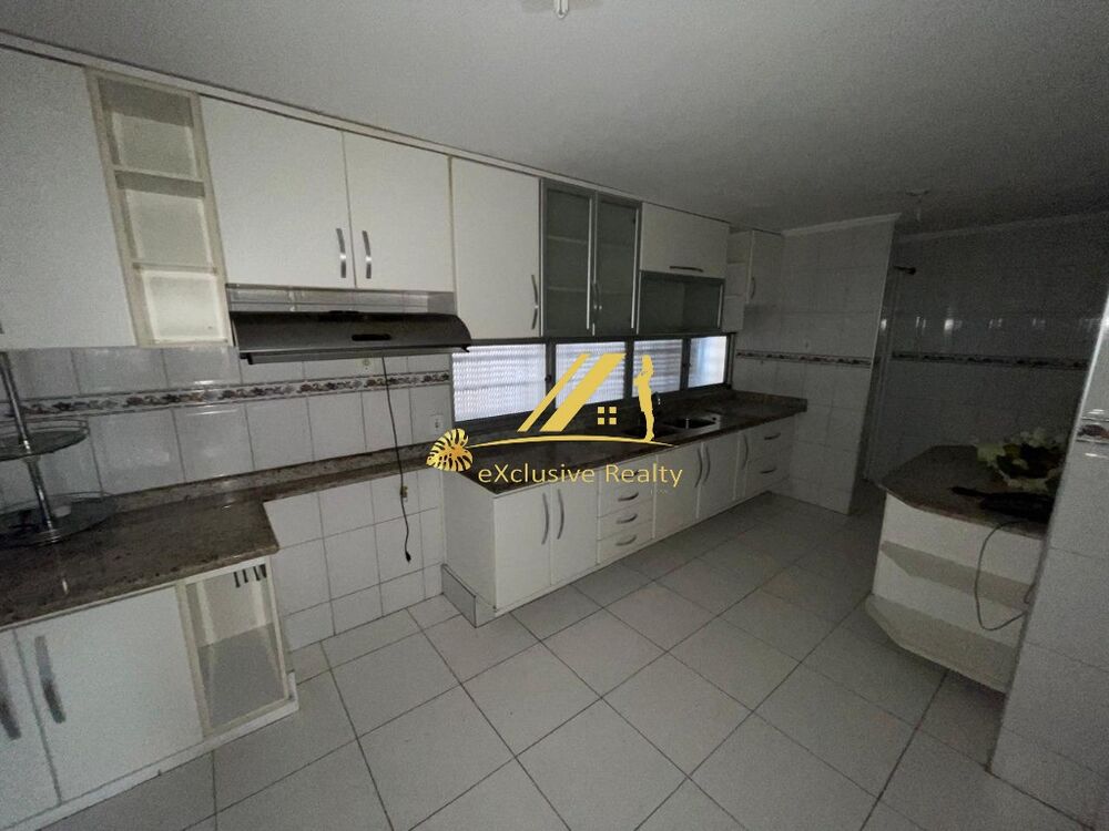 Apartamento à venda com 4 quartos, 219m² - Foto 4