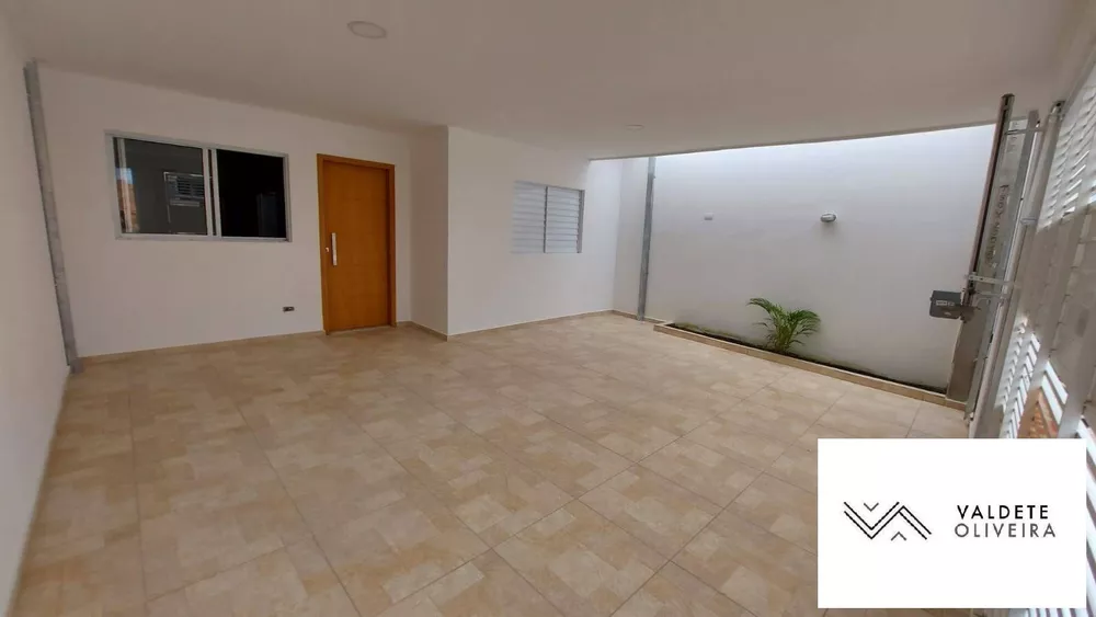 Casa à venda com 3 quartos, 140m² - Foto 1