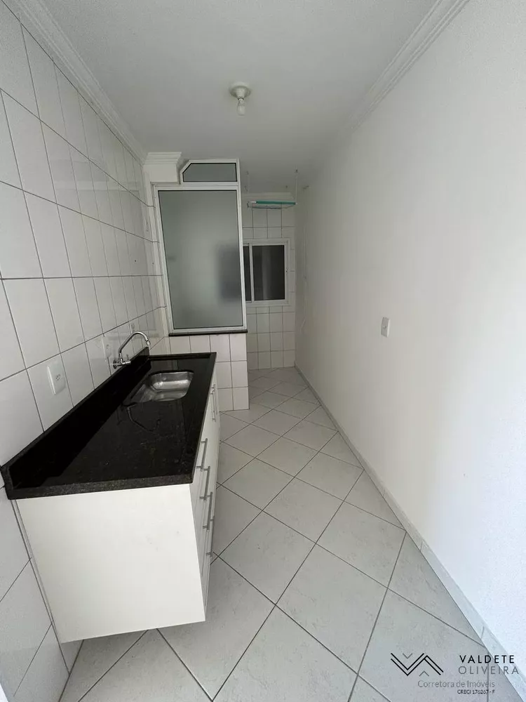 Apartamento à venda com 2 quartos, 65m² - Foto 4