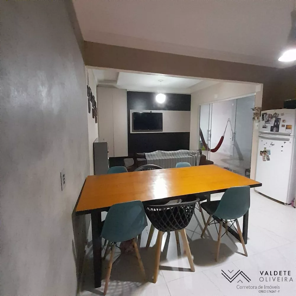 Casa à venda com 3 quartos, 80m² - Foto 1