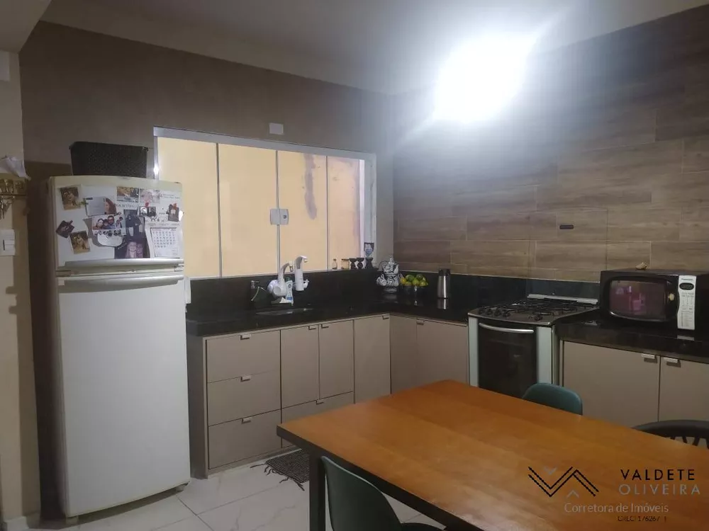 Casa à venda com 3 quartos, 80m² - Foto 3