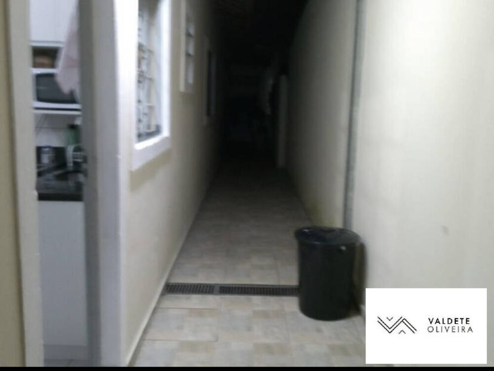 Casa à venda com 2 quartos, 80m² - Foto 2