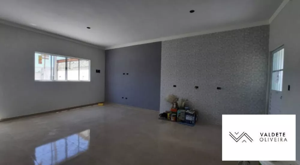 Casa à venda com 3 quartos, 87m² - Foto 1