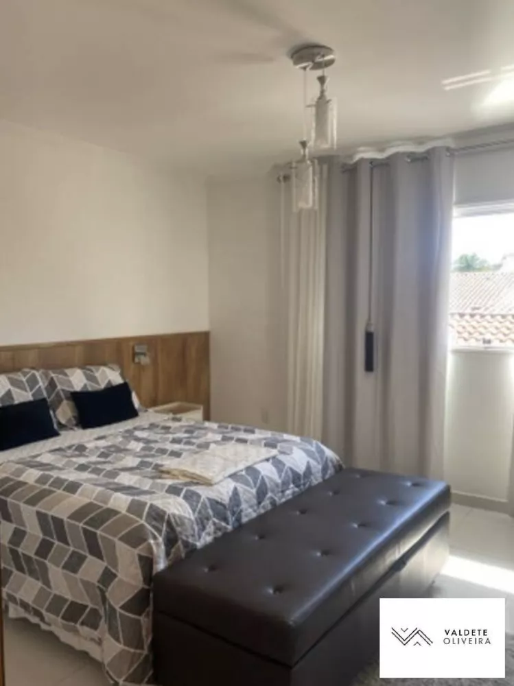 Casa à venda com 3 quartos, 250m² - Foto 1