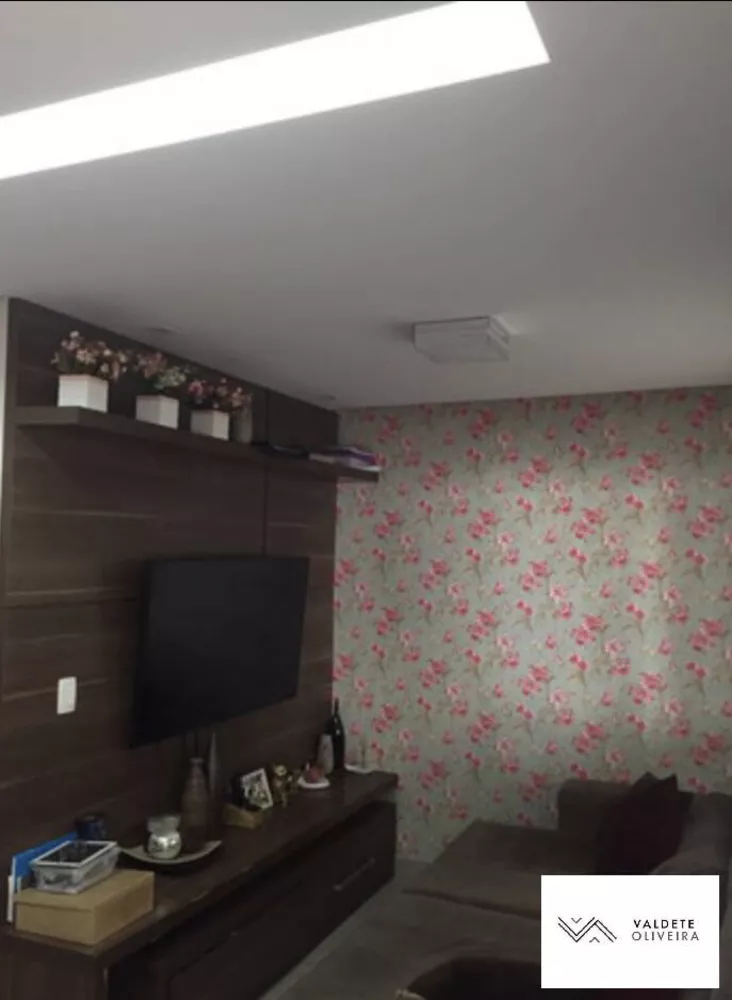 Casa à venda com 3 quartos, 120m² - Foto 1