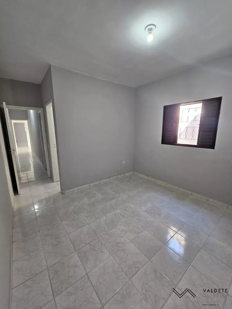 Casa à venda com 2 quartos, 125m² - Foto 4