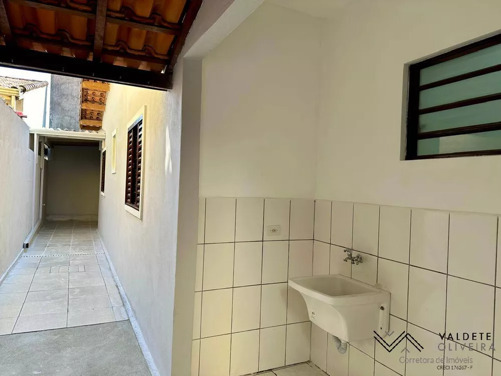 Casa à venda com 2 quartos, 125m² - Foto 11