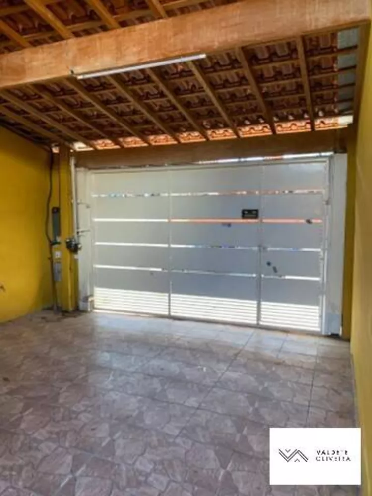 Casa à venda com 2 quartos, 60m² - Foto 1