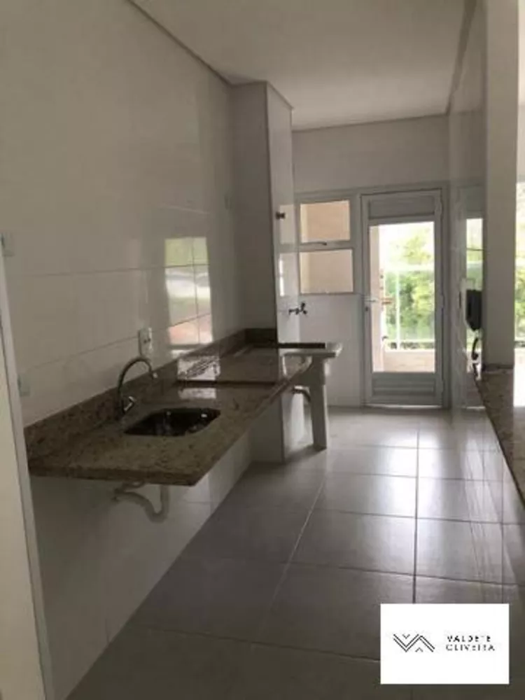 Apartamento à venda com 2 quartos, 62m² - Foto 2