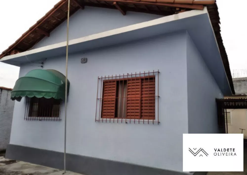 Casa à venda com 2 quartos, 250m² - Foto 1