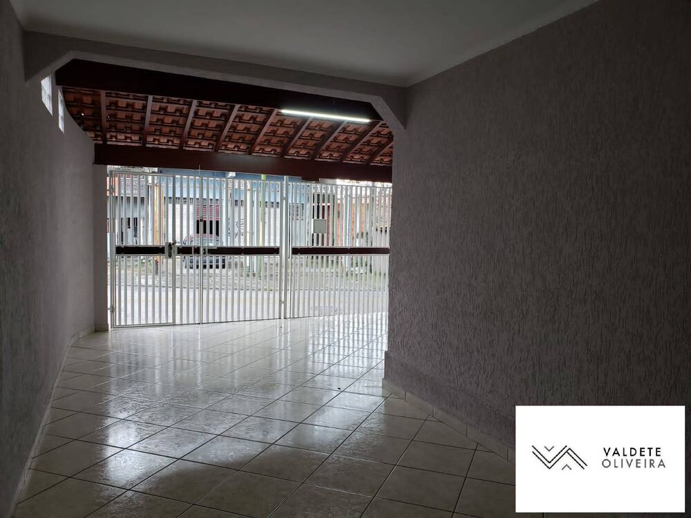 Casa à venda com 2 quartos, 90m² - Foto 4