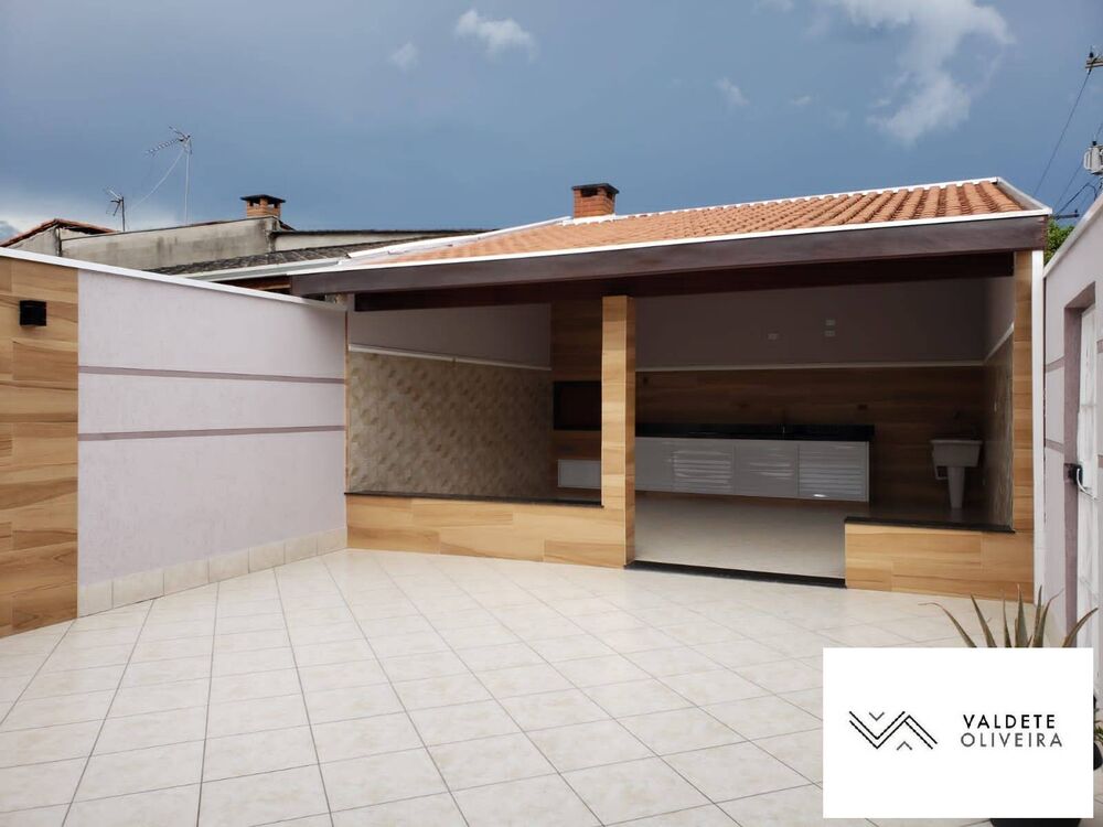 Casa à venda com 2 quartos, 90m² - Foto 1