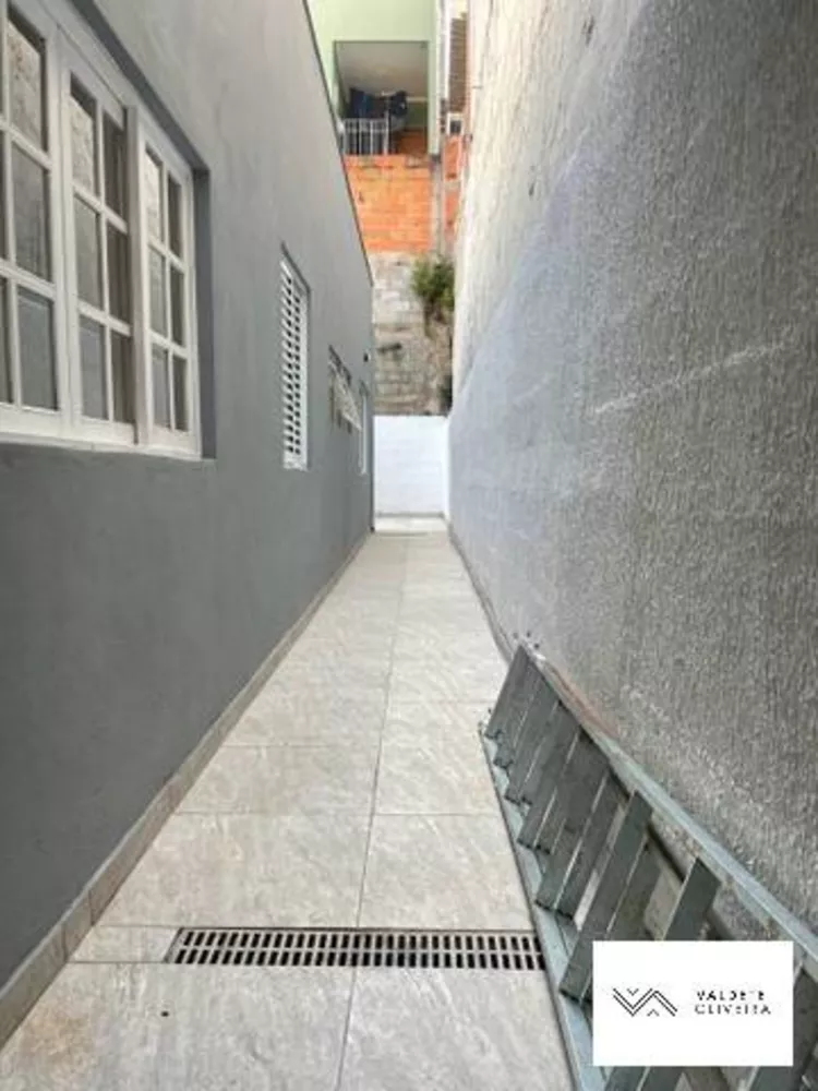 Casa à venda com 2 quartos, 125m² - Foto 2