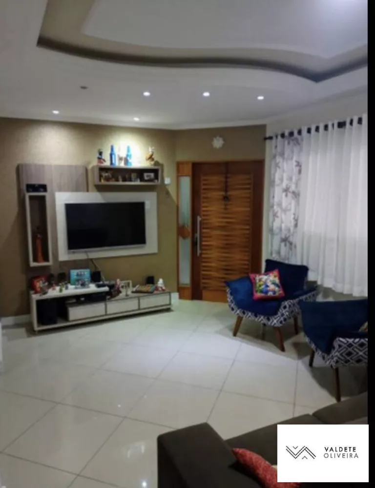 Casa à venda com 3 quartos, 150m² - Foto 1