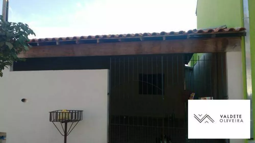 Casa à venda com 3 quartos, 90m² - Foto 2