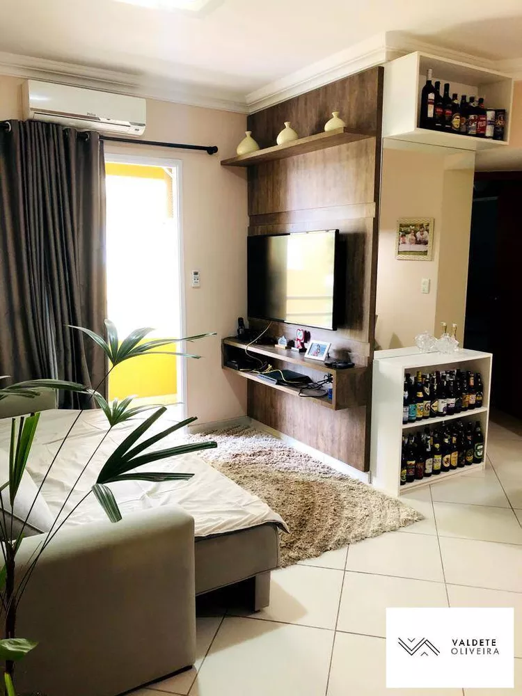 Apartamento à venda com 2 quartos, 70m² - Foto 2