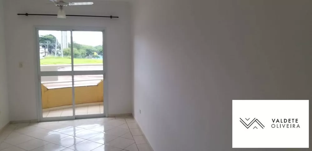 Apartamento à venda com 3 quartos, 63m² - Foto 3