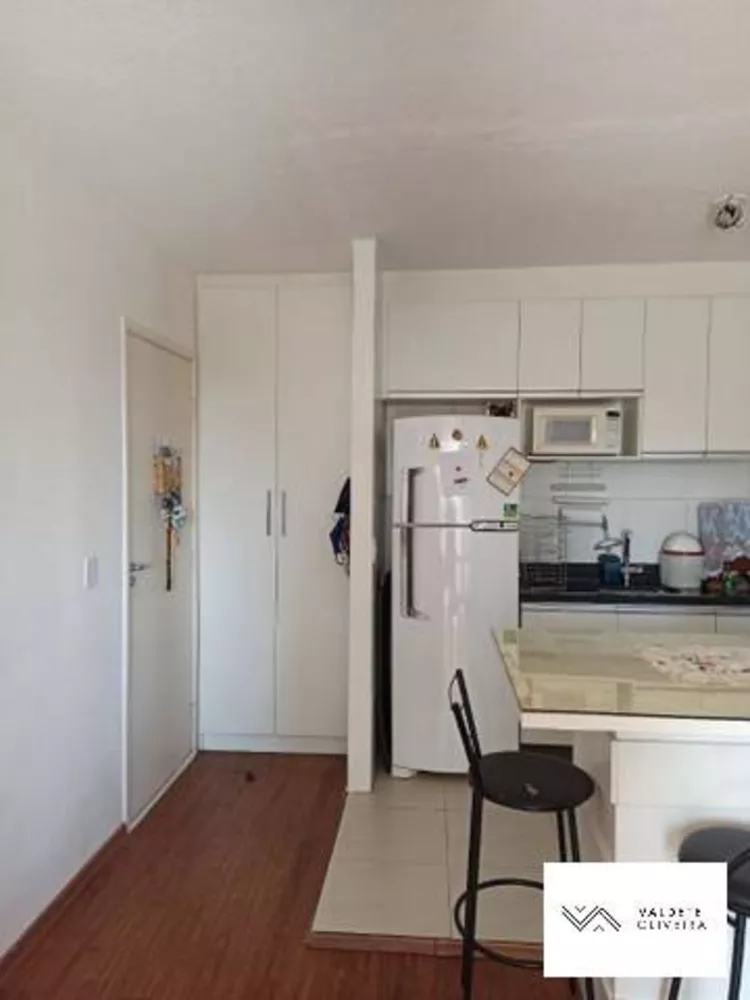 Apartamento à venda com 3 quartos, 65m² - Foto 2