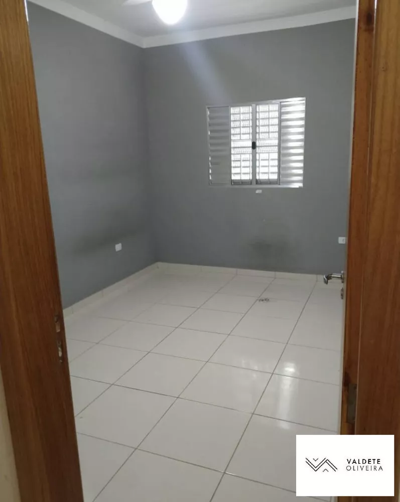 Casa à venda com 4 quartos, 175m² - Foto 4