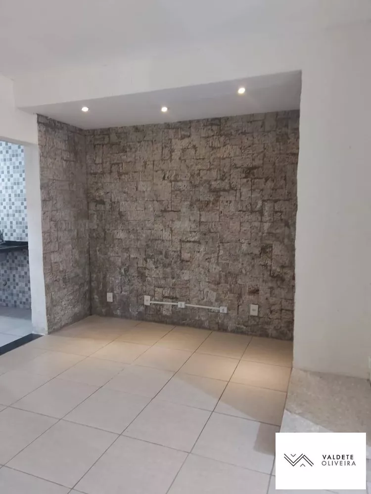 Sobrado à venda com 2 quartos, 70m² - Foto 1