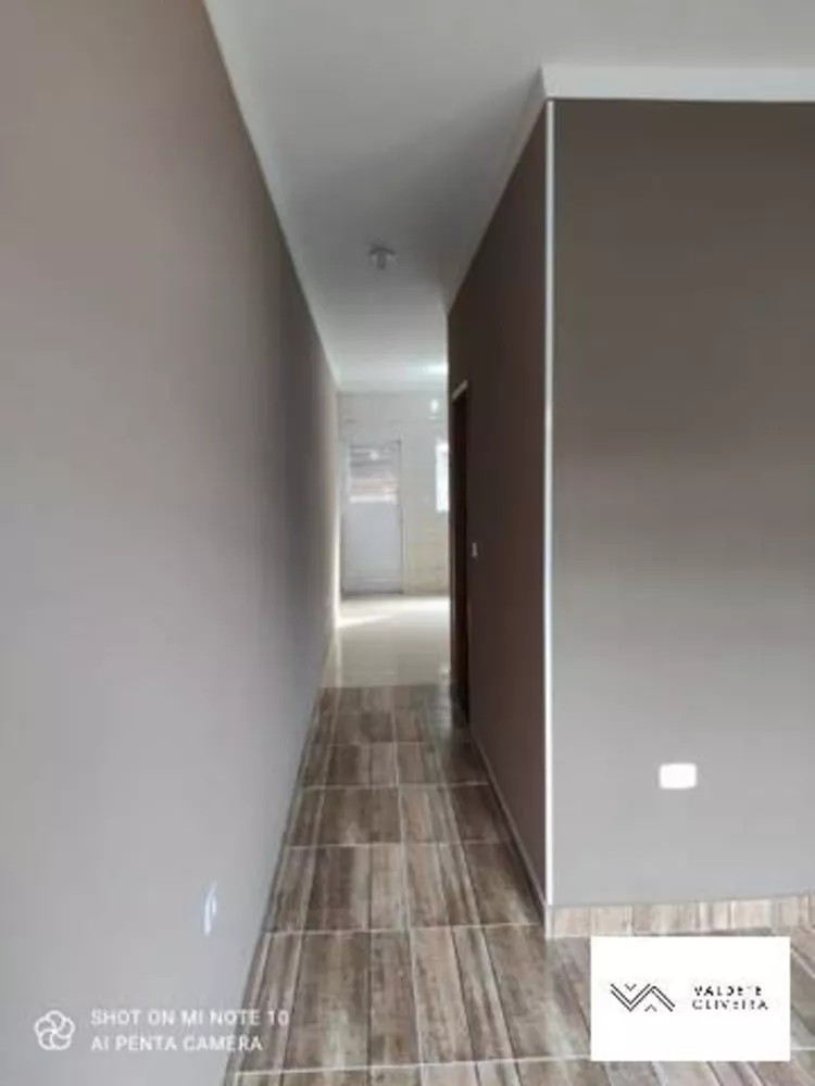 Casa à venda com 2 quartos, 126m² - Foto 2