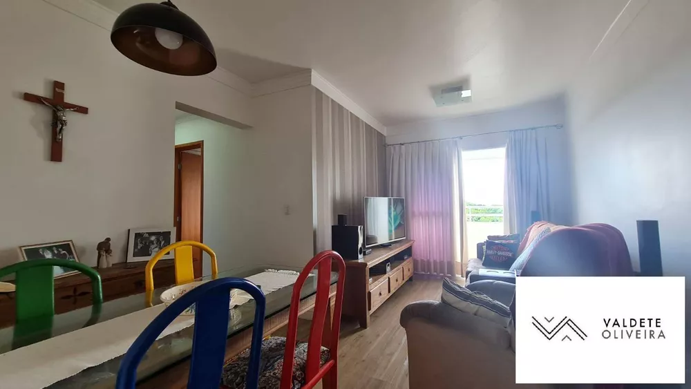 Apartamento à venda com 3 quartos, 75m² - Foto 2