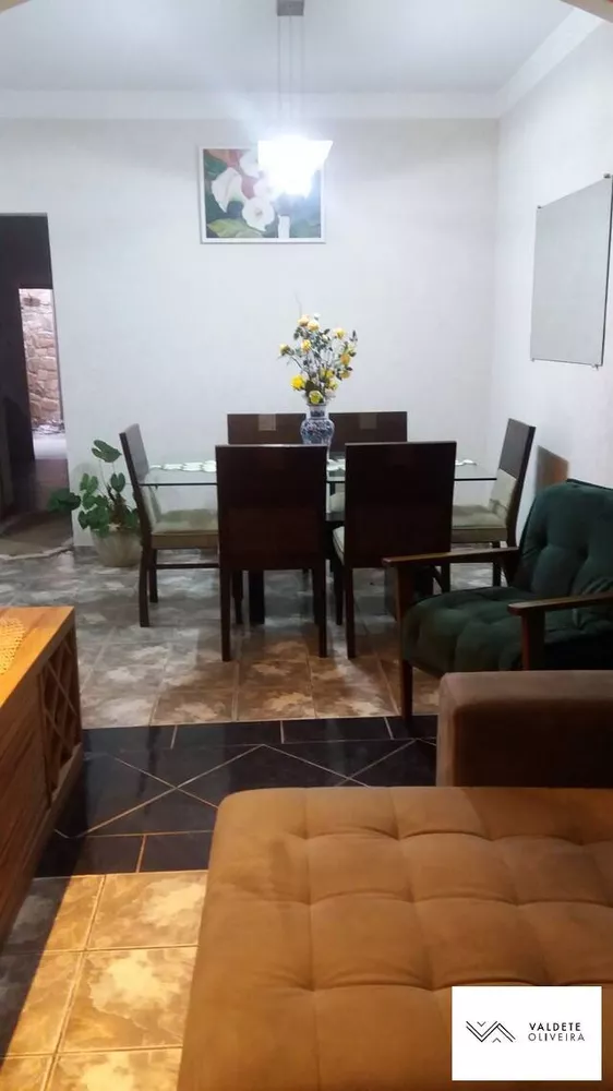 Casa à venda com 2 quartos, 81m² - Foto 2