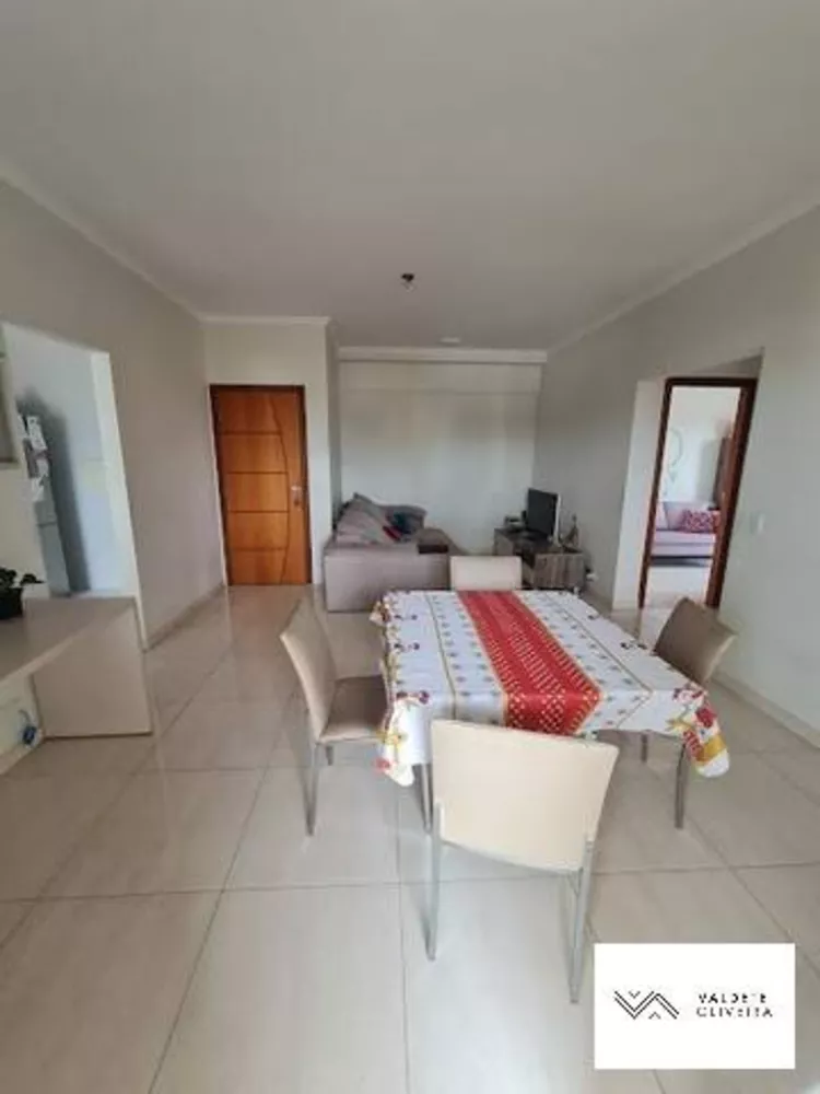 Apartamento à venda com 3 quartos, 111m² - Foto 2