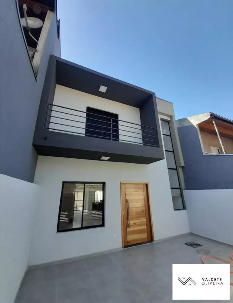 Casa à venda com 3 quartos, 140m² - Foto 1