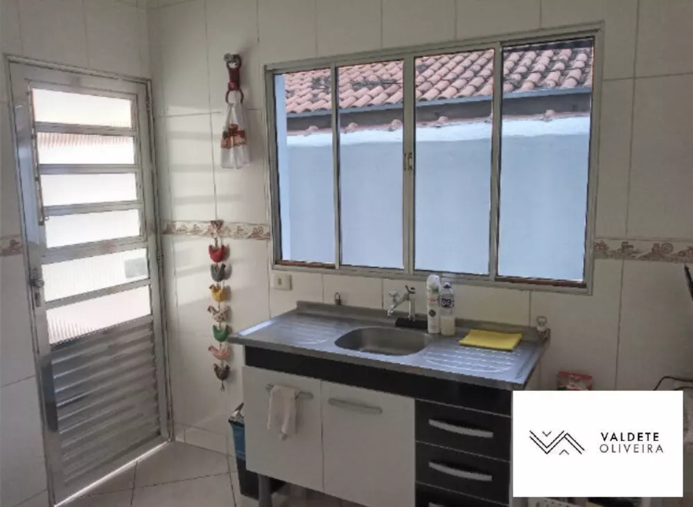 Casa à venda com 2 quartos, 57m² - Foto 2