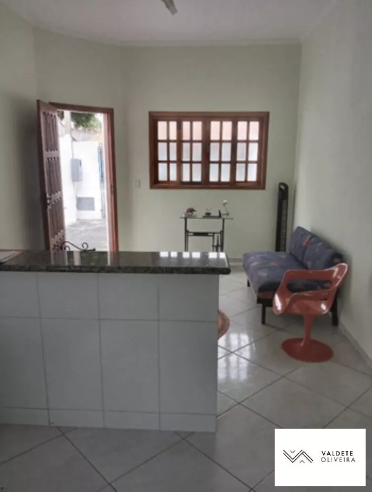 Casa à venda com 2 quartos, 57m² - Foto 1