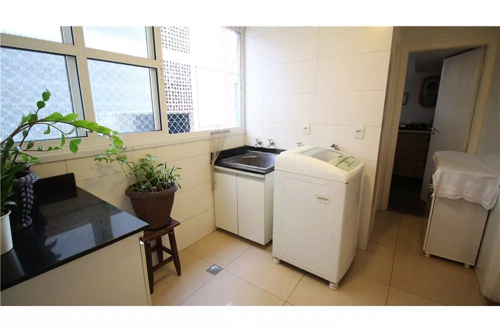 Apartamento à venda com 3 quartos, 143m² - Foto 8